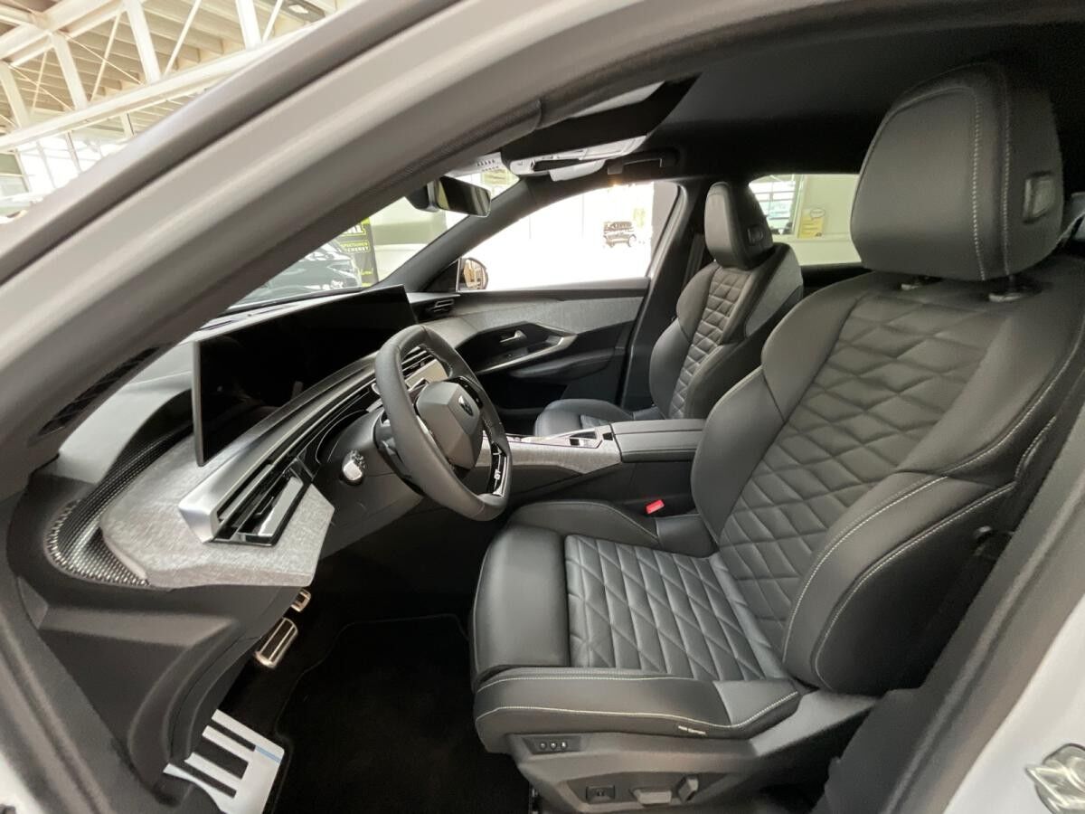 Peugeot 3008 GT Hybrid 145 e-DSC6