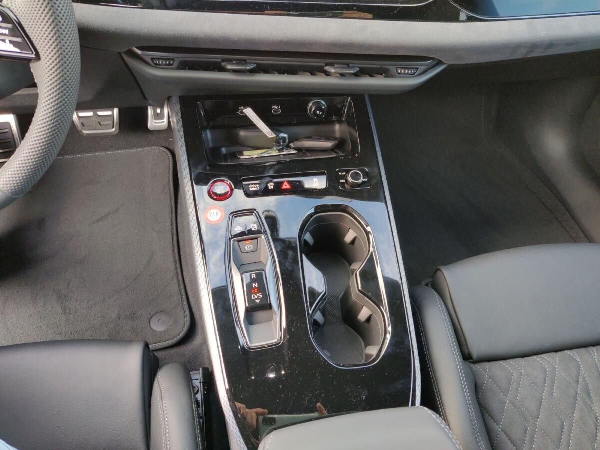 Audi A5 Avant e-hybrid quattro S tronic