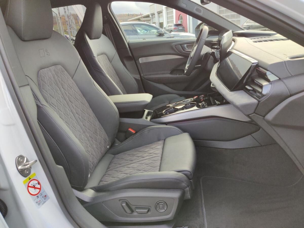 Audi A5 Avant e-hybrid quattro S tronic