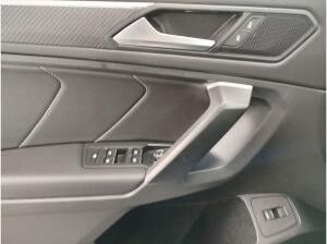 Volkswagen Tiguan Allspace 2.0 TDI DSG 4Motion R-Line Navi IQ.Light DAB+ FrontAssist