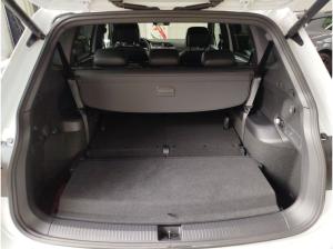 Volkswagen Tiguan Allspace 2.0 TDI DSG 4Motion R-Line Navi IQ.Light DAB+ FrontAssist