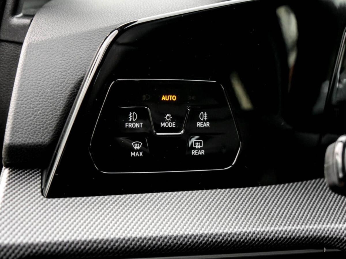 Volkswagen Golf VIII GTE FACELIFT Hybrid DSG ACC DCC AHK BLACK STYLE HEAD UP