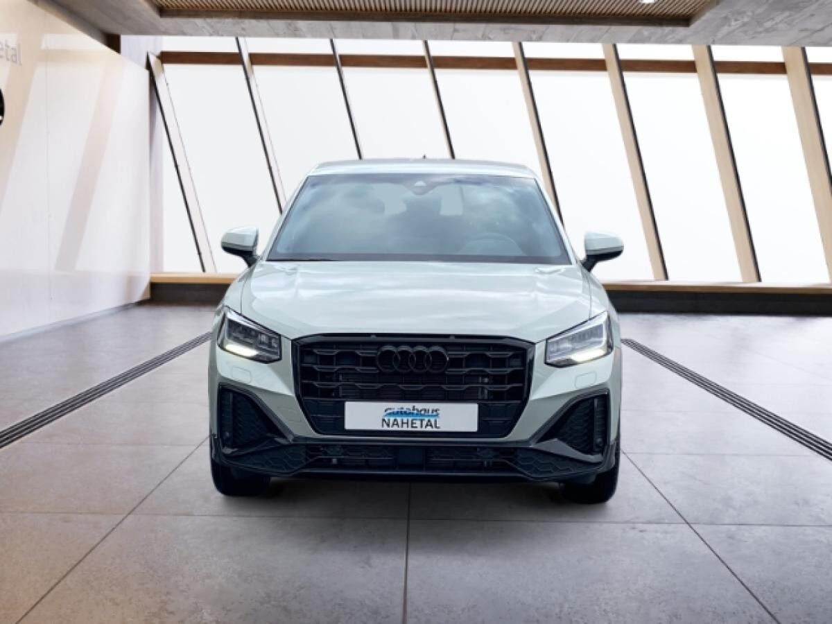Audi Q2 S-LINE (2X) 35TFSI S-TRONIC NAVI RÜFA SHZ 18'' KOMFORTPAKET PLUS ASSISTENZP.PARKEN