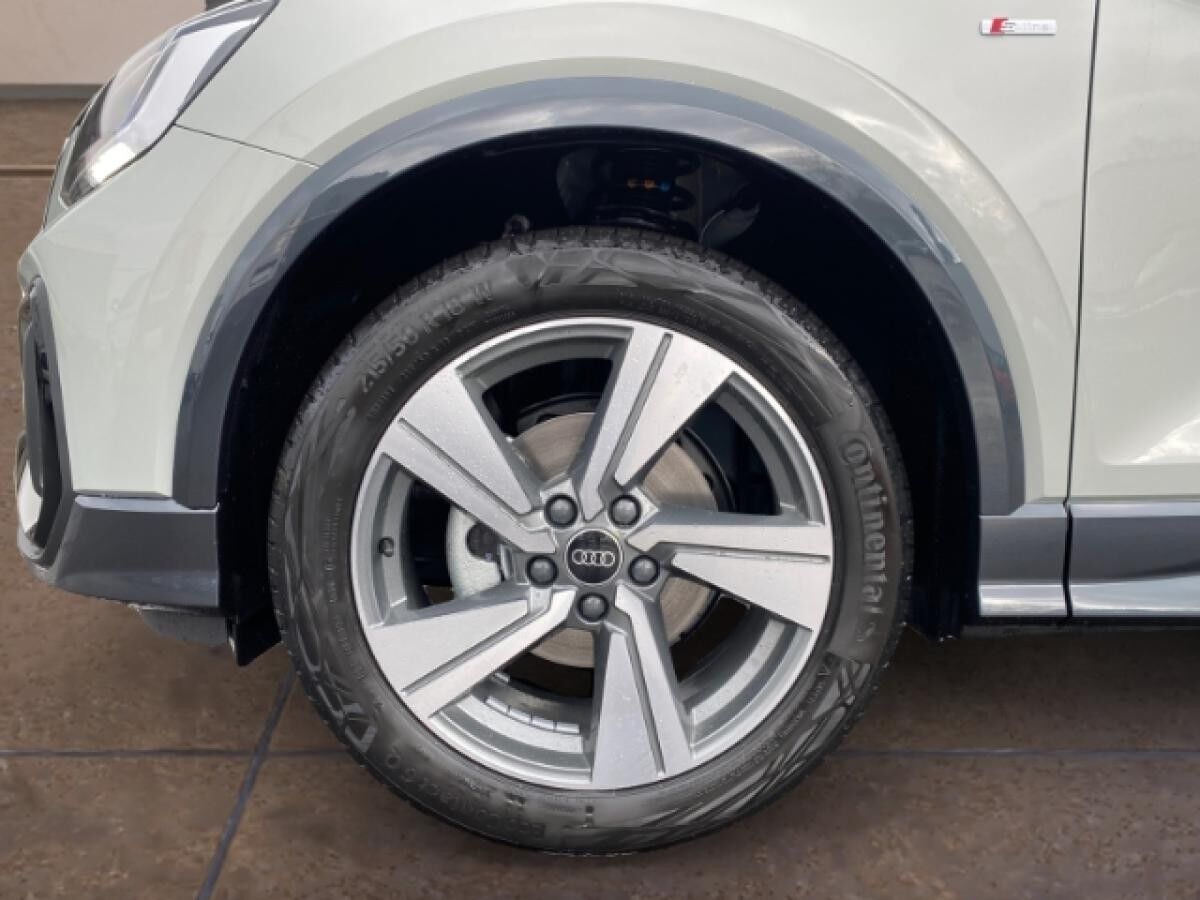 Audi Q2 S-LINE (2X) 35TFSI S-TRONIC NAVI RÜFA SHZ 18'' KOMFORTPAKET PLUS ASSISTENZP.PARKEN