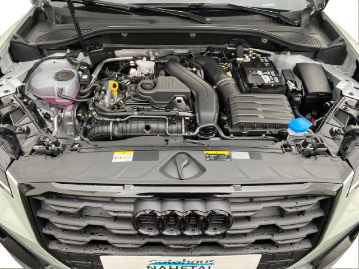 Audi Q2 S-LINE (2X) 35TFSI S-TRONIC NAVI RÜFA SHZ 18'' KOMFORTPAKET PLUS ASSISTENZP.PARKEN