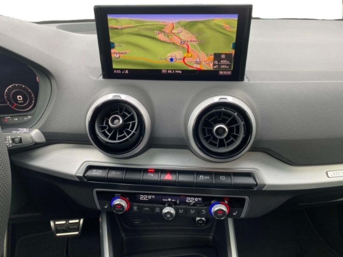 Audi Q2 S-LINE (2X) 35TFSI S-TRONIC NAVI RÜFA SHZ 18'' KOMFORTPAKET PLUS ASSISTENZP.PARKEN