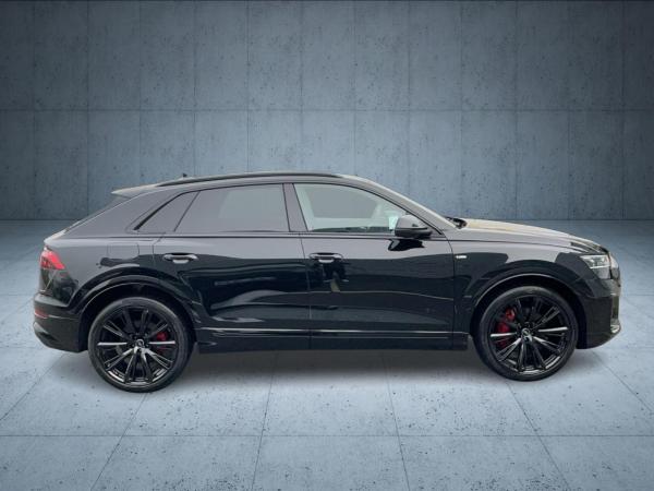 Audi Q8 SUV S line business TDI qu. tiptr. Stdhz PANO