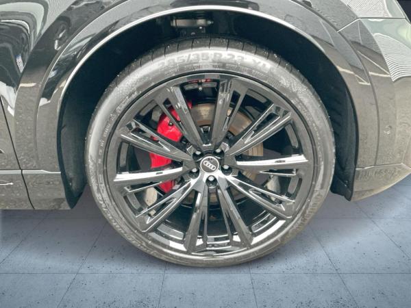 Audi Q8 SUV S line business TDI qu. tiptr. Stdhz PANO