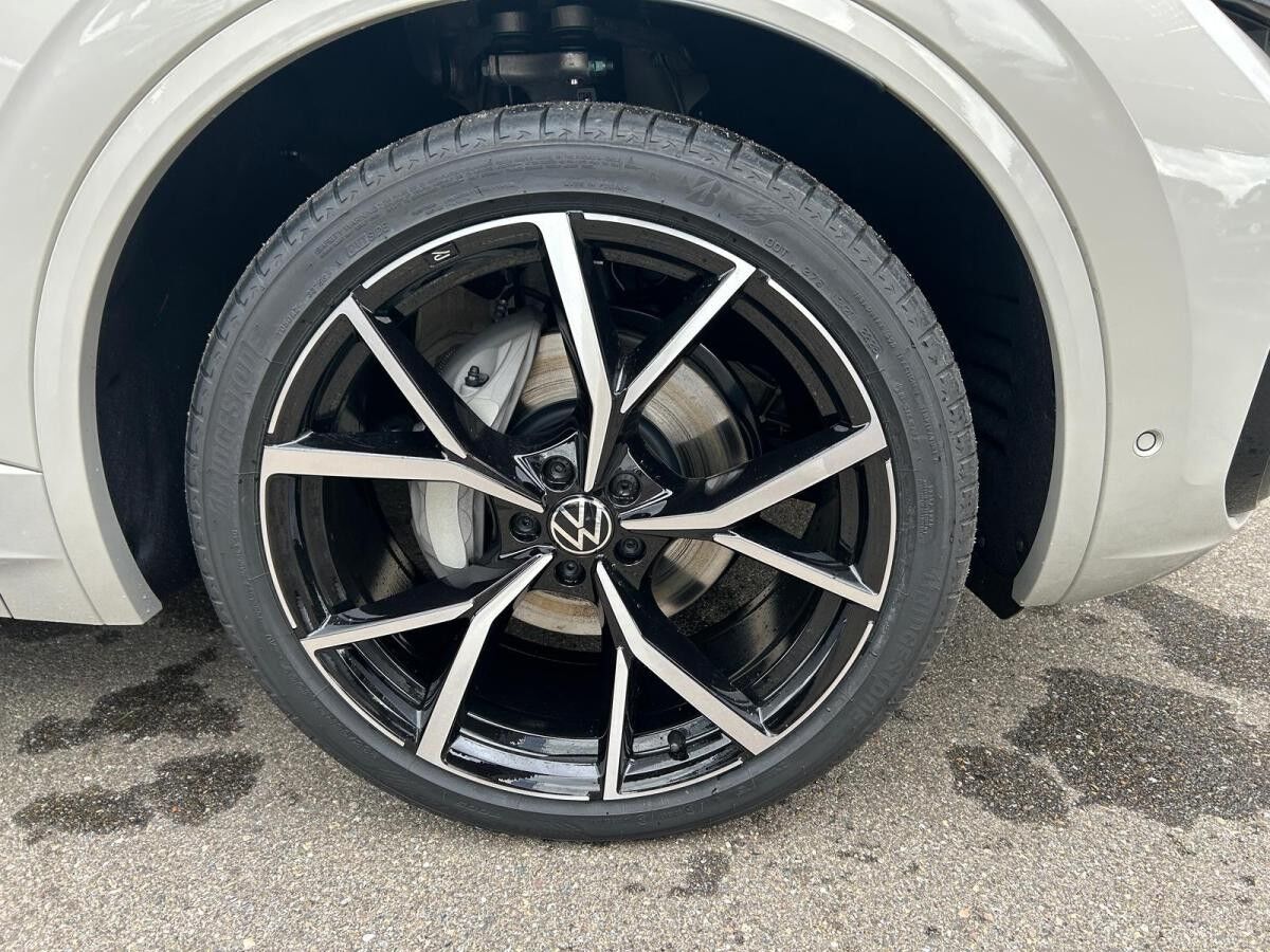 Volkswagen Touareg 3.0 TDI DSG 4Motion R-Line MATRIX AHK PANO