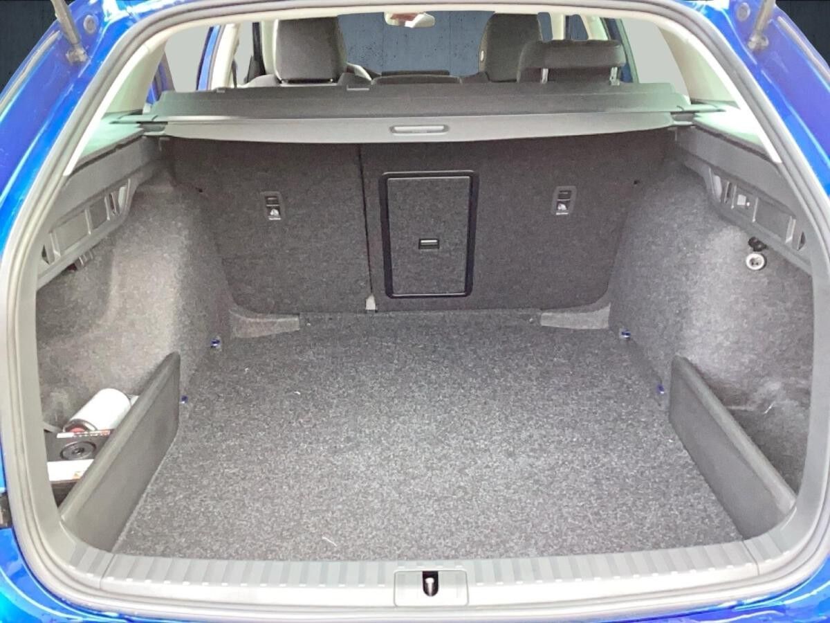 Skoda Octavia Combi Selection 1.5 TSI DSG AHK/MATRIX