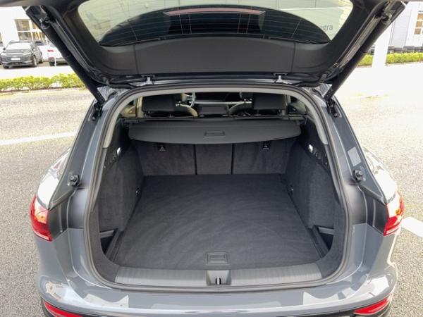 Audi Q6 e-tron TECH+MATRIX LED