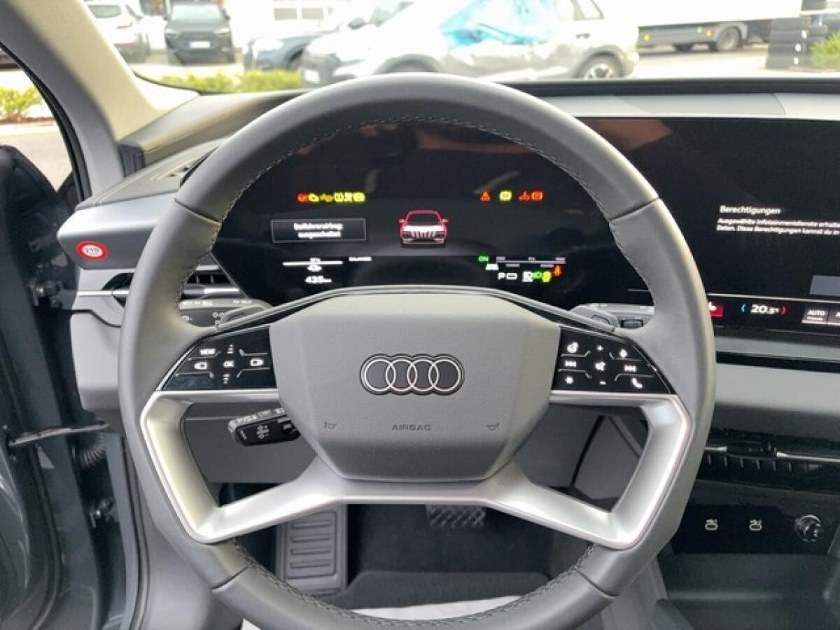 Audi Q6 e-tron TECH+MATRIX LED