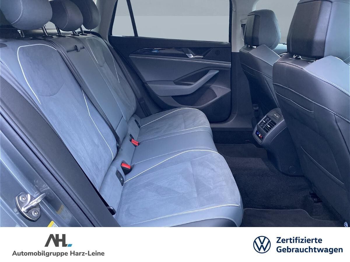 Volkswagen Passat Variant 2.0 TDI Business DSG AHK HuD ACC Navi Massage DCC Pro