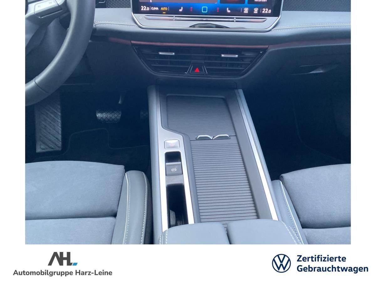 Volkswagen Passat Variant 2.0 TDI Business DSG AHK HuD ACC Navi Massage DCC Pro