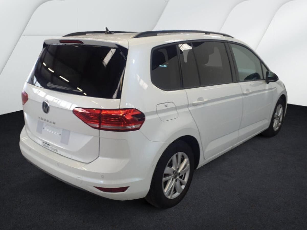 Volkswagen Touran 1.5 TSI DSG Start-Stopp Highline Navi AHK Panoramadach Standheizung