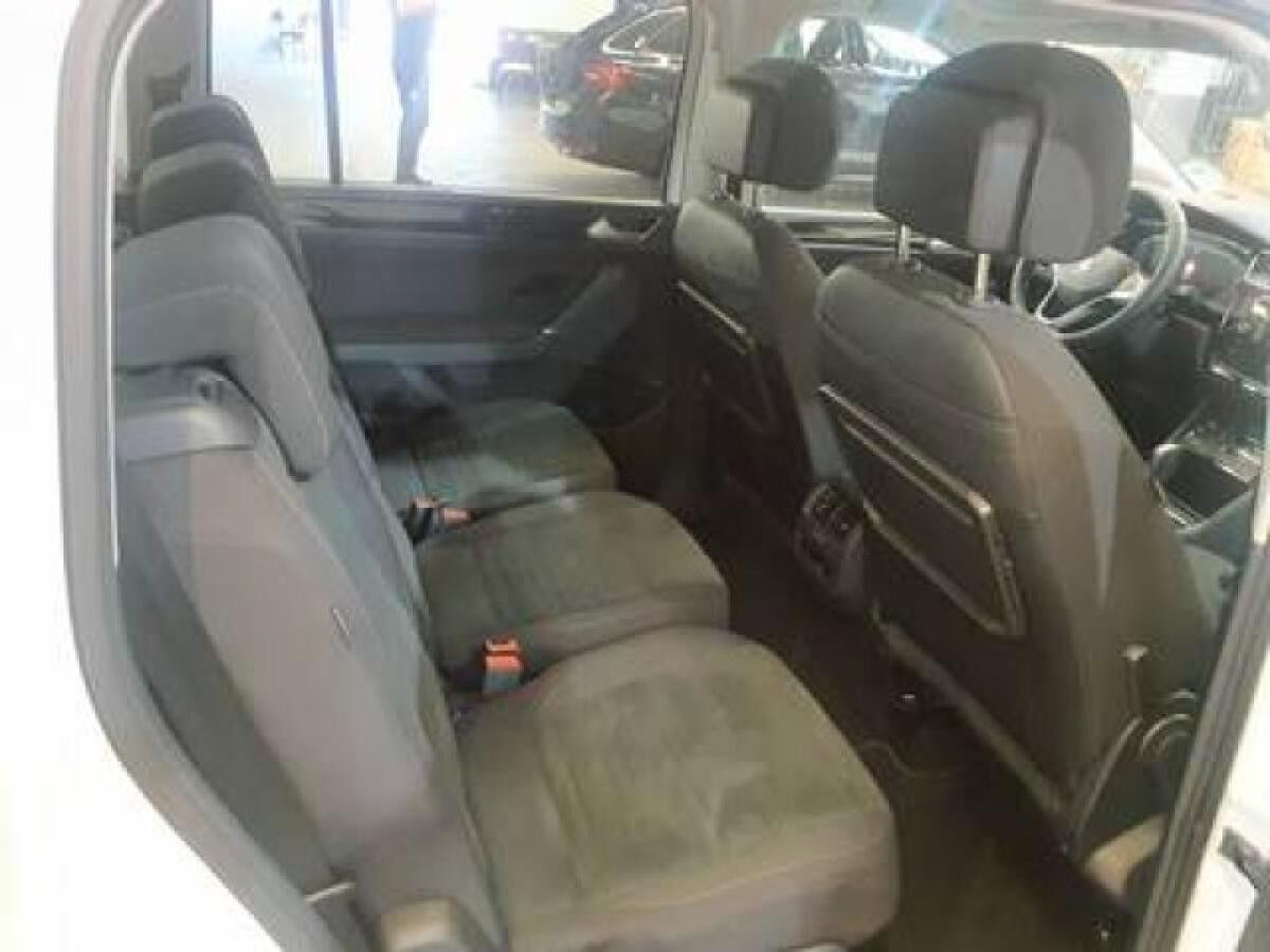 Volkswagen Touran 1.5 TSI DSG Start-Stopp Highline Navi AHK Panoramadach Standheizung