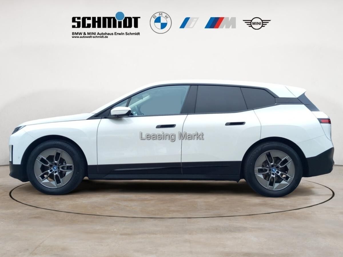 BMW ix xDrive40 Klimaaut. AHK Komfortzugang