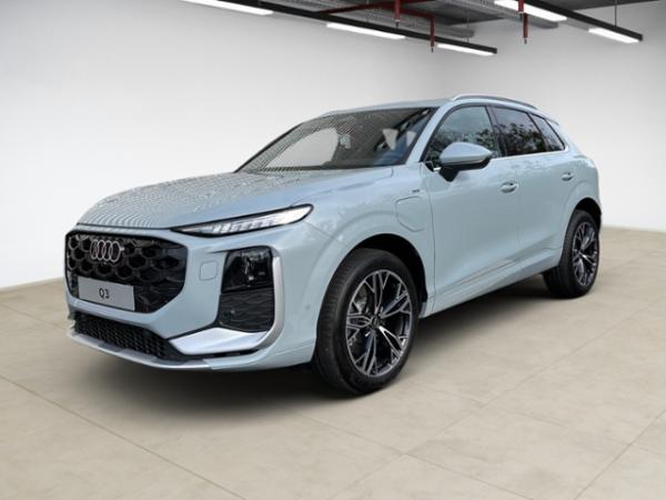 Audi Q3 SUV e-hybrid S tronic