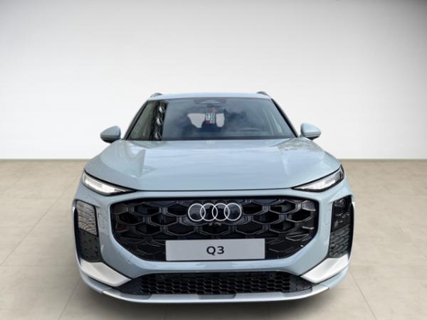Audi Q3 SUV e-hybrid S tronic