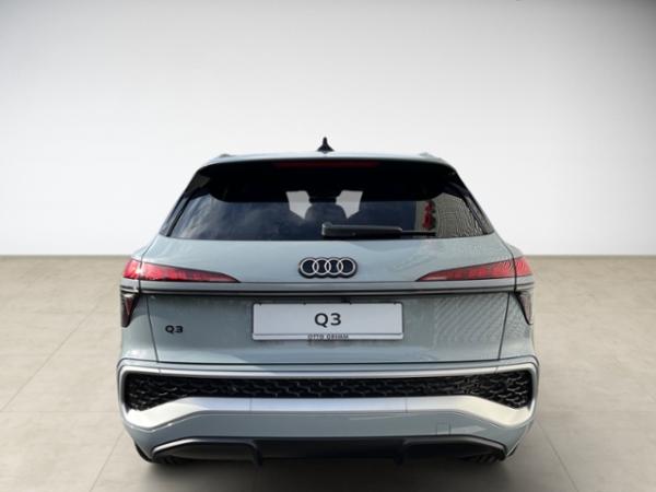 Audi Q3 SUV e-hybrid S tronic