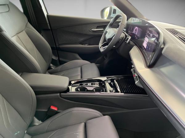 Audi Q3 SUV e-hybrid S tronic