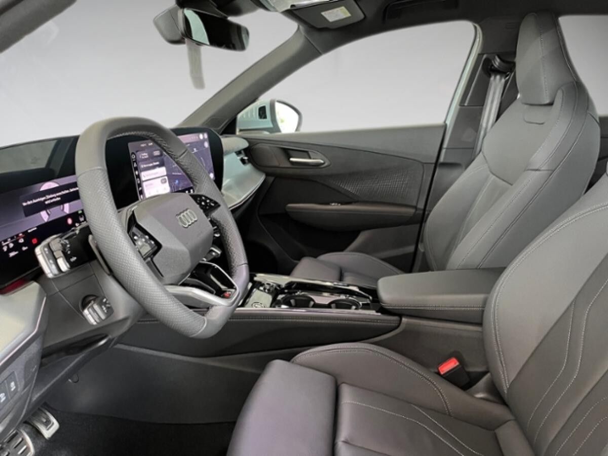 Audi Q3 SUV e-hybrid S tronic KLIMA LED NAVI L Audi Q3 SUV e-hybrid S tronic KLIMA LED NAVI L