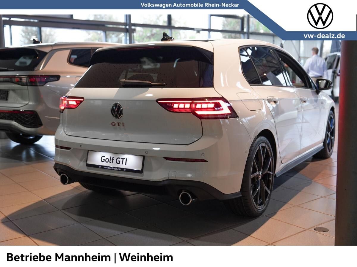 Volkswagen Golf GTI 2,0 l TSI DSG NAVI HeadUp ALU 19" LED