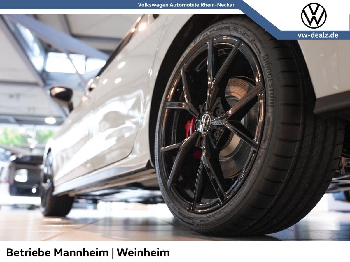 Volkswagen Golf GTI 2,0 l TSI DSG NAVI HeadUp ALU 19" LED
