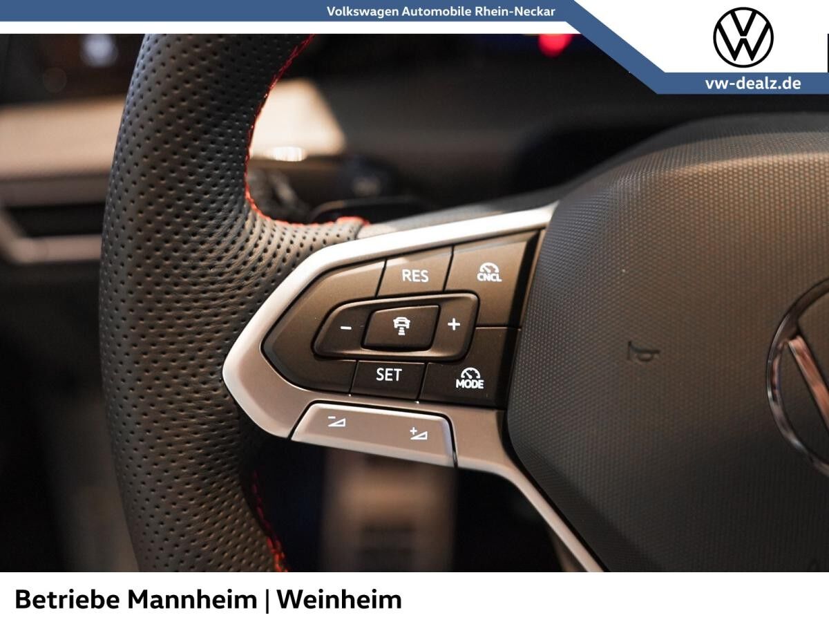 Volkswagen Golf GTI 2,0 l TSI DSG NAVI HeadUp ALU 19" LED