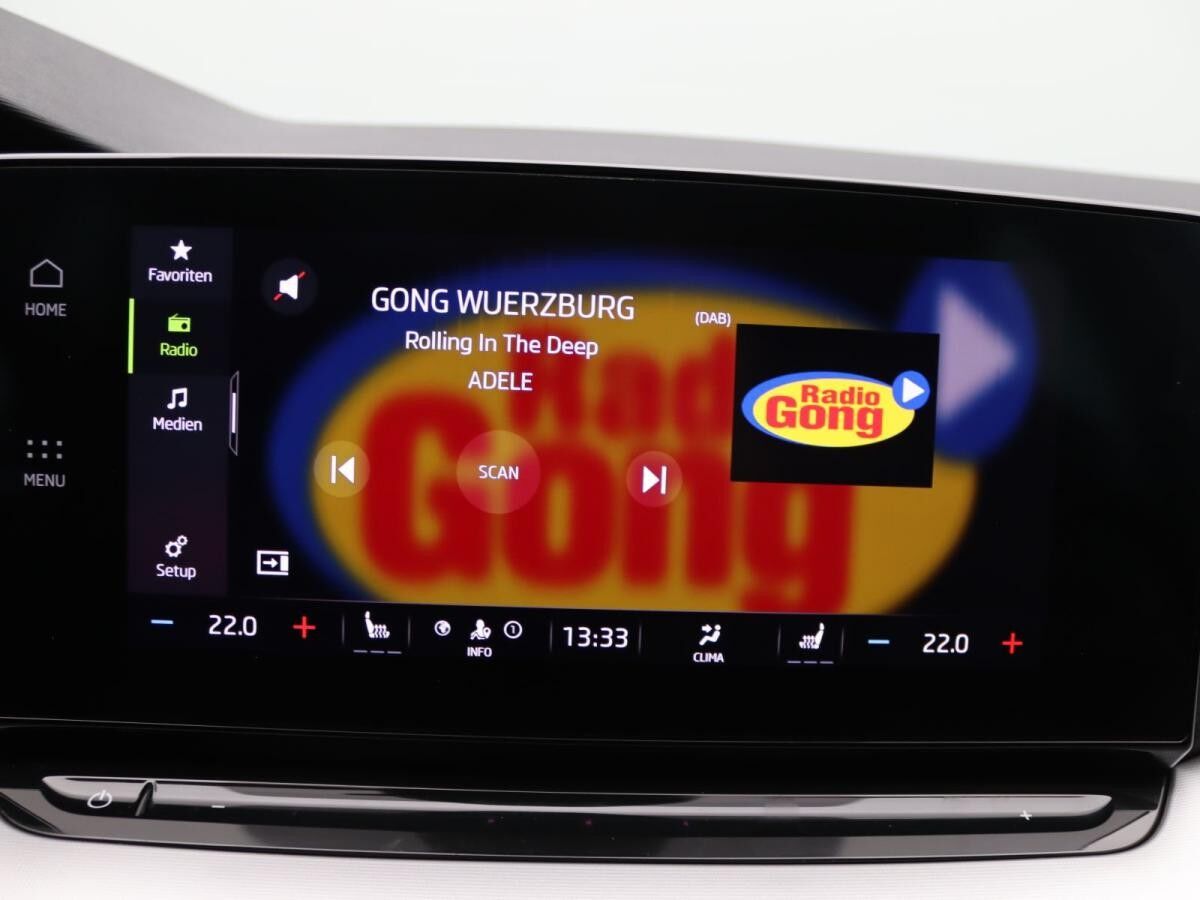 Skoda Octavia Combi Style 2.0TDI DSG / Navi, Pano, LED