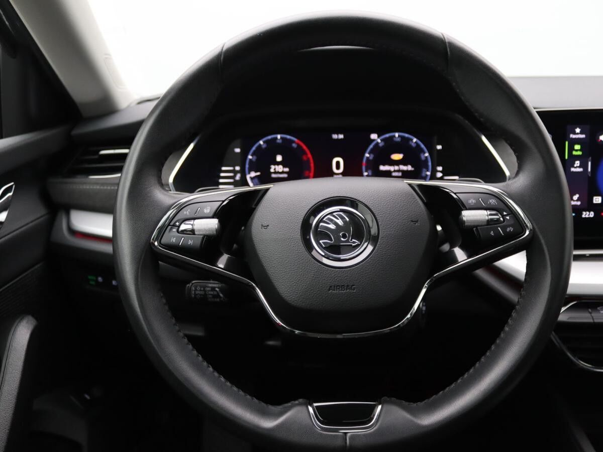 Skoda Octavia Combi Style 2.0TDI DSG / Navi, Pano, LED