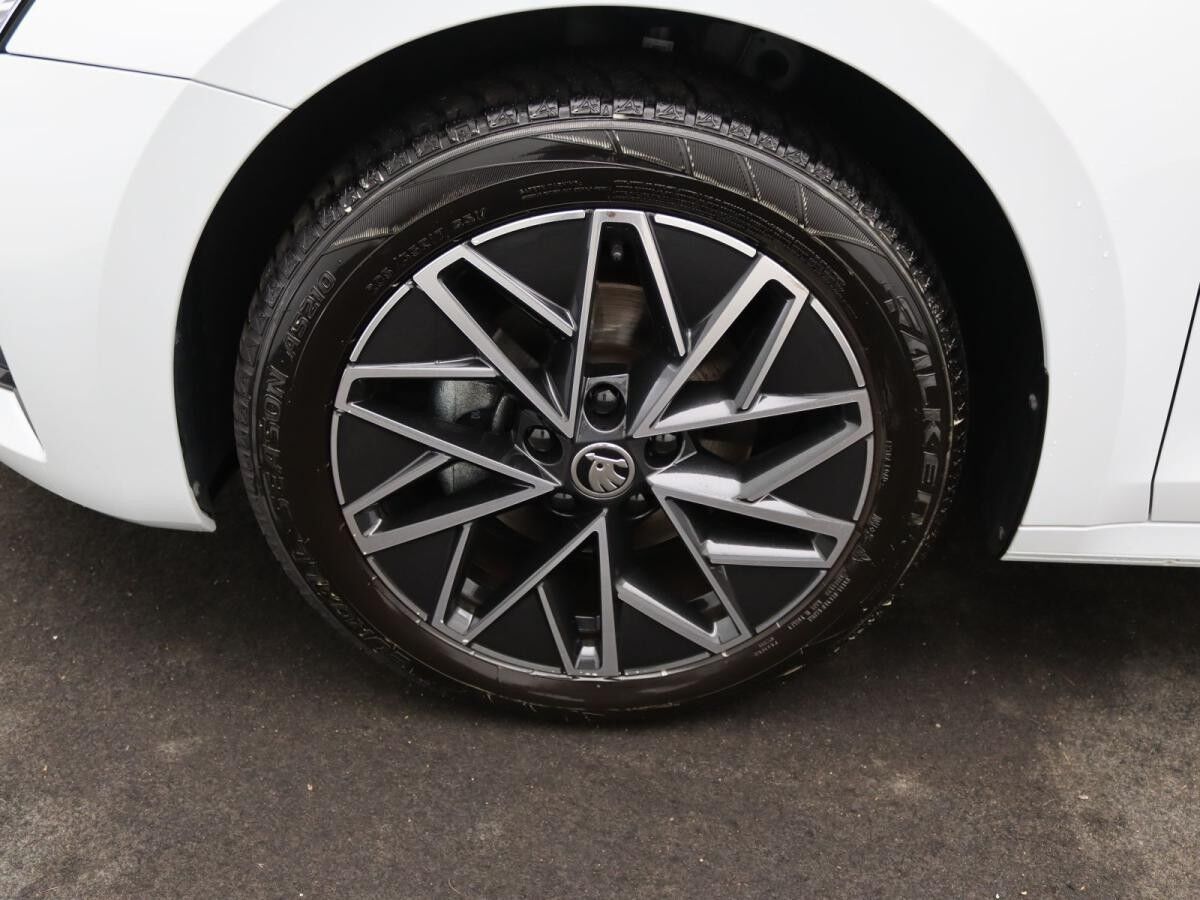 Skoda Octavia Selection 2.0TDI DSG/ Navi, Matrix, 360°