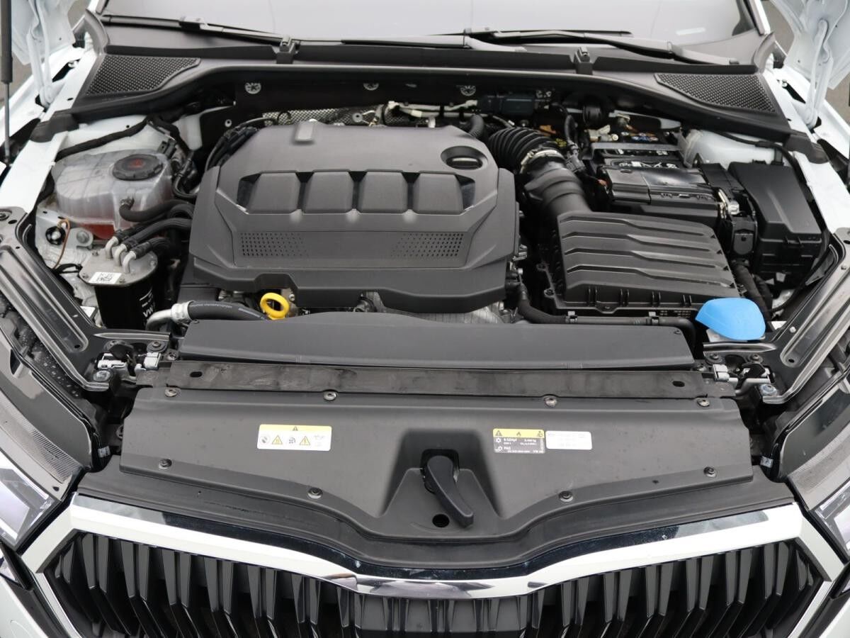 Skoda Octavia Selection 2.0TDI DSG/ Navi, Matrix, 360°