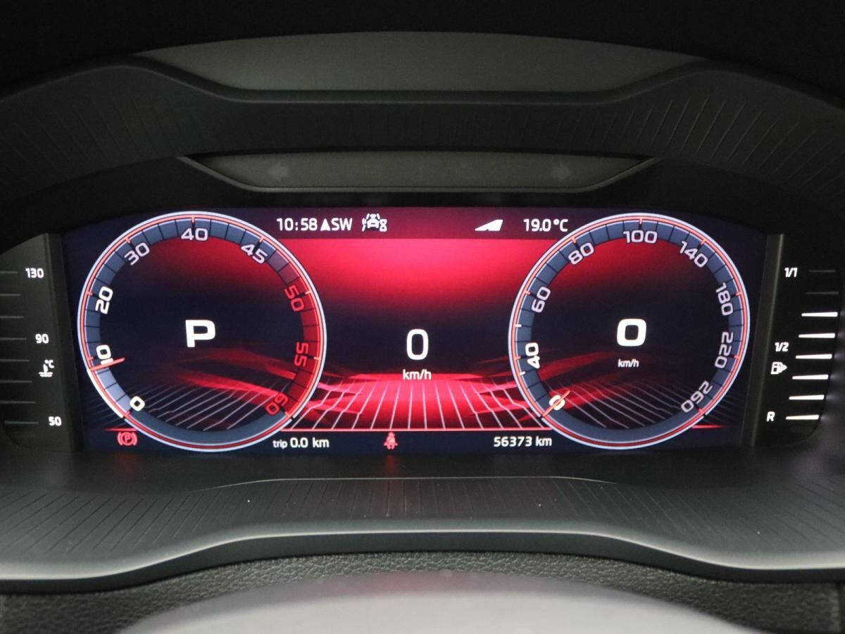 Skoda Karoq Sportline 2.0TDI 4x4 DSG/ Matrix, AHK, RFK