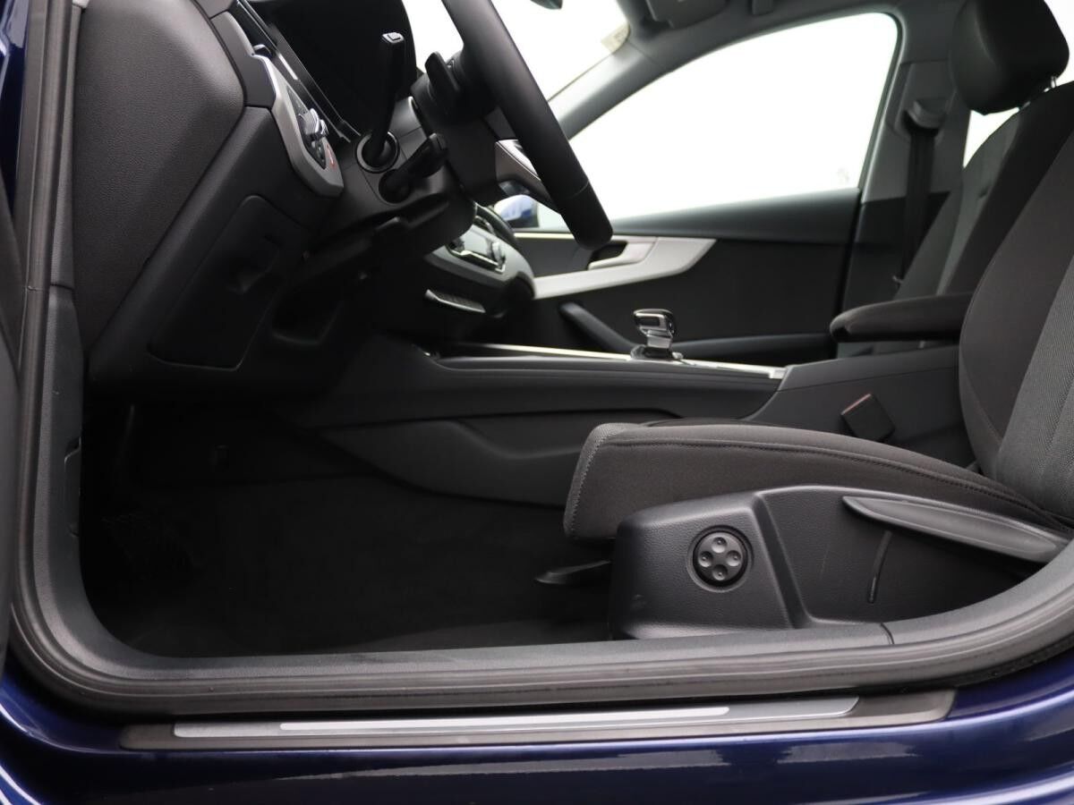 Audi A4 Avant advanced 35TDI S-tronic/ Navi, AHK, LED