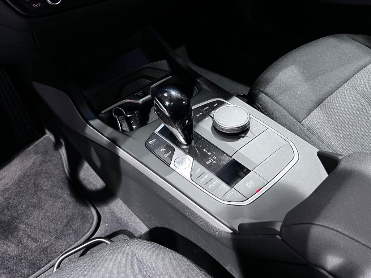 BMW 118 Advantage ACC+LED+SHZ+Kam+Navi