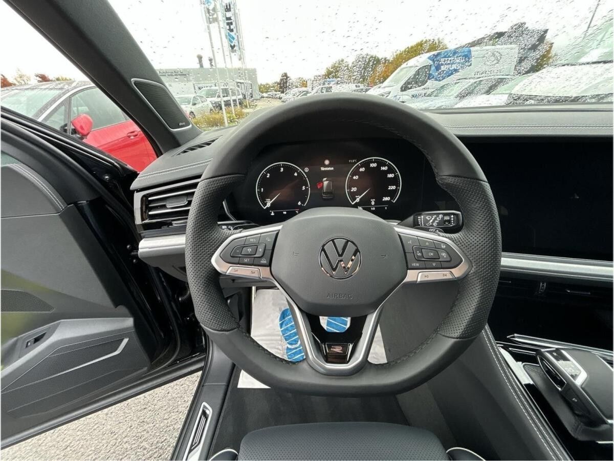 Volkswagen Touareg R-Line V6 TDI 4MOTION - 8-Gang-Automatik (Tiptronic)