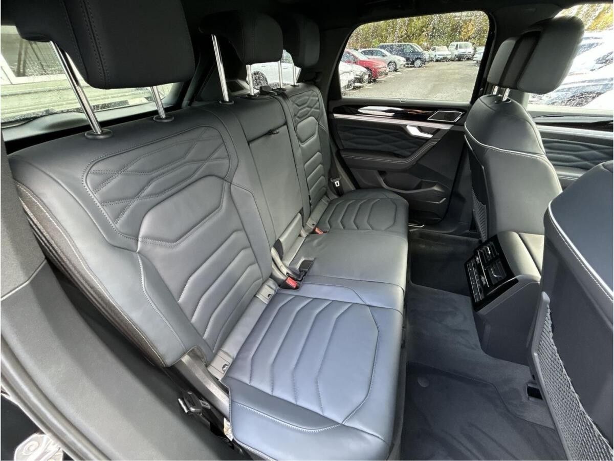 Volkswagen Touareg R-Line V6 TDI 4MOTION - 8-Gang-Automatik (Tiptronic)