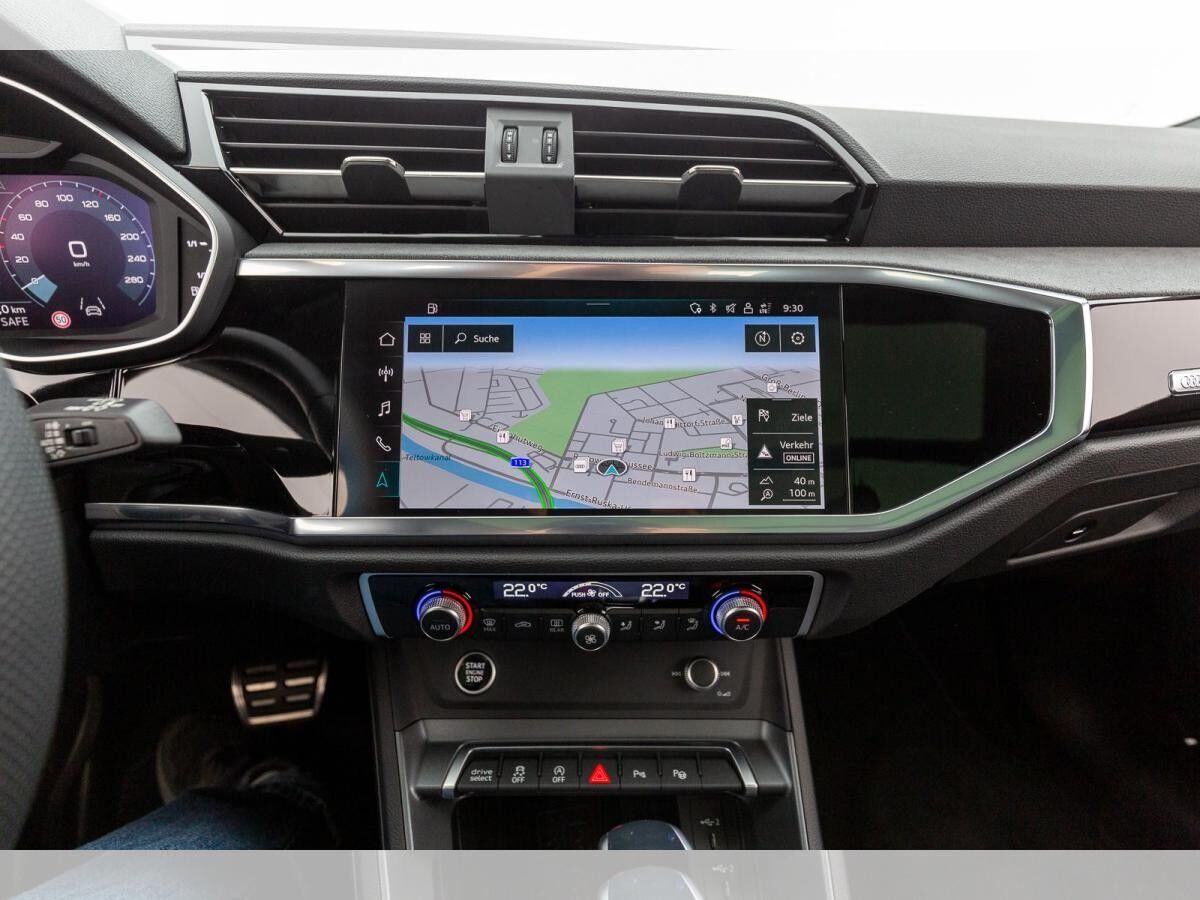 Audi Q3 35 TFSI S tr. VIRTUAL PDC RFK NAVI LED PANO