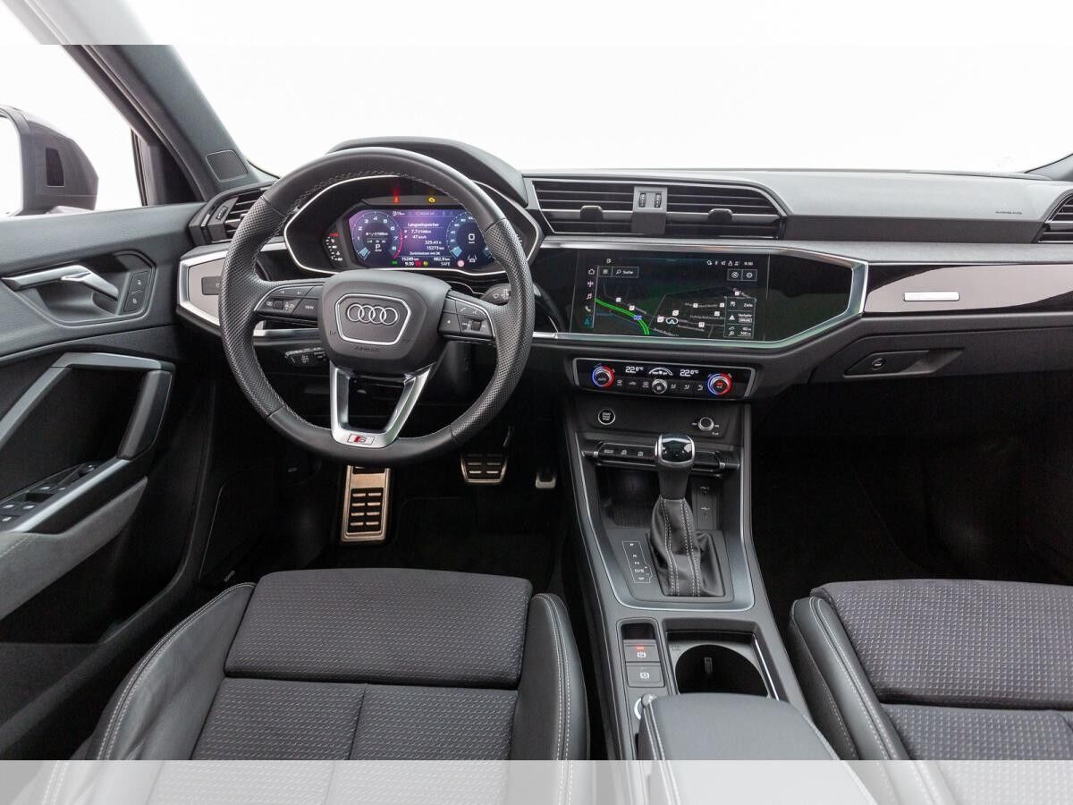 Audi Q3 35 TFSI S tr. VIRTUAL PDC RFK NAVI LED PANO
