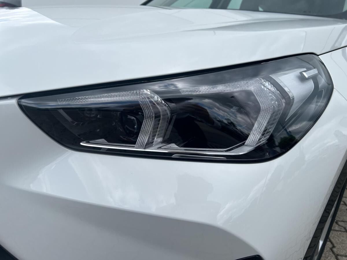 BMW iX1 xDrive30e Sofort Verfügbar +1.000€ Wert Guthaben auf Original Zubehör oder Winterräder