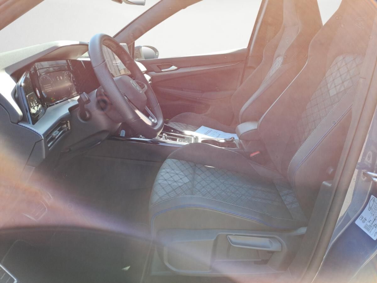 Volkswagen Golf VIII Variant R-Line, Area View, Technikpaket "Park & Comfort Plus", sofort verfügbar Volkswagen Golf VIII Variant R-Line, Area View, Technikpaket "Park & Comfort Plus", sofort verfügbar