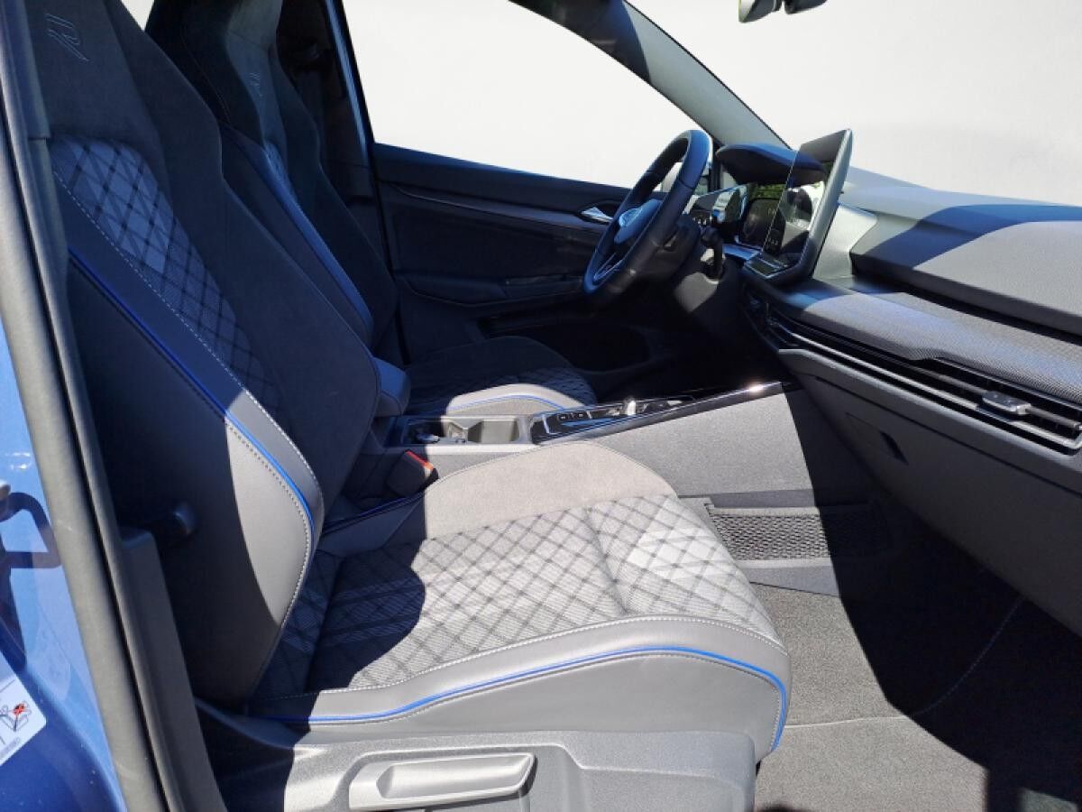 Volkswagen Golf VIII Variant R-Line, Area View, Technikpaket "Park & Comfort Plus", sofort verfügbar Volkswagen Golf VIII Variant R-Line, Area View, Technikpaket "Park & Comfort Plus", sofort verfügbar