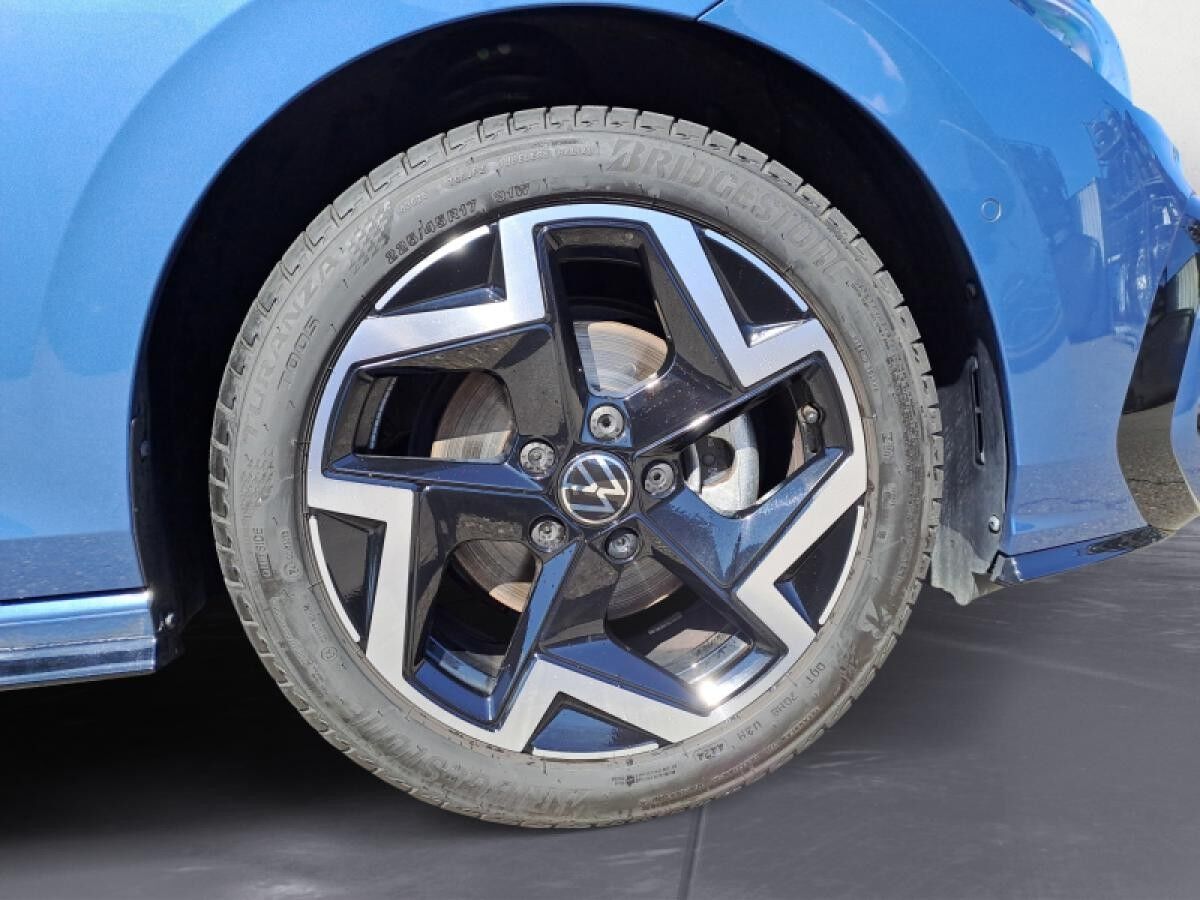 Volkswagen Golf VIII Variant R-Line, Area View, Technikpaket "Park & Comfort Plus", sofort verfügbar Volkswagen Golf VIII Variant R-Line, Area View, Technikpaket "Park & Comfort Plus", sofort verfügbar