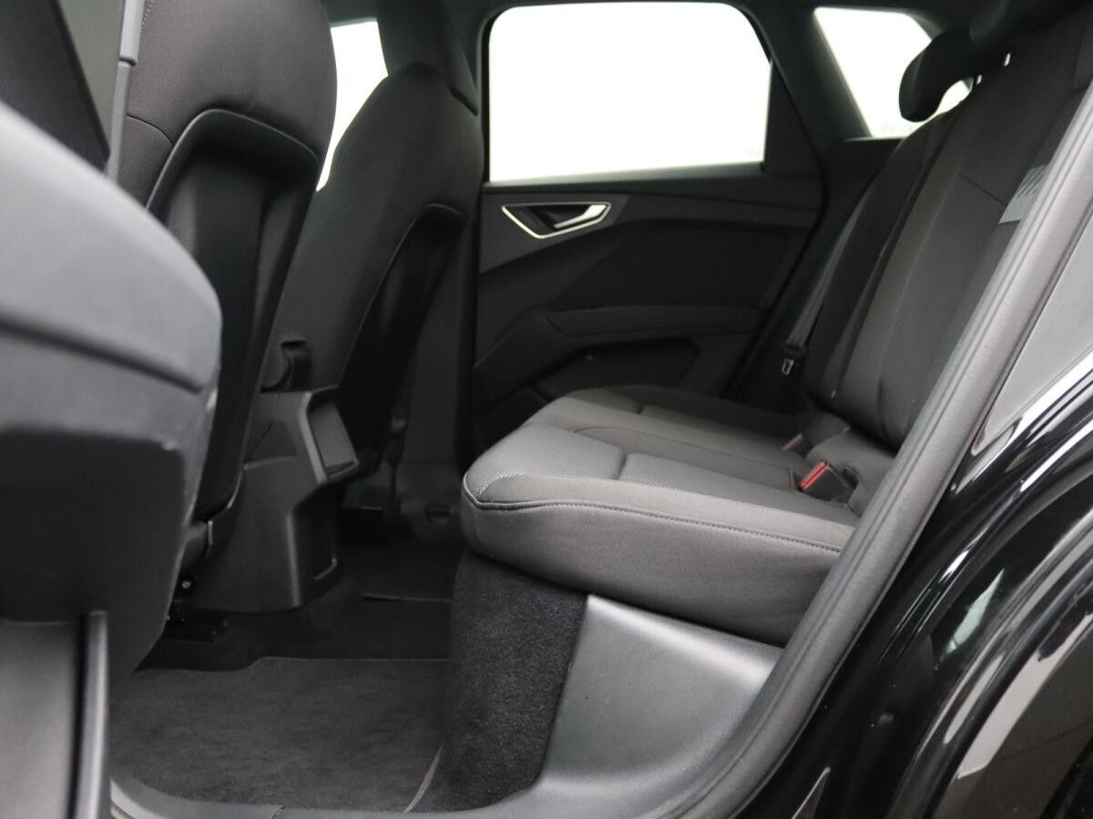 Audi Q4 e-tron S-Line 35 / MMI-Navi+, Standklima, LED