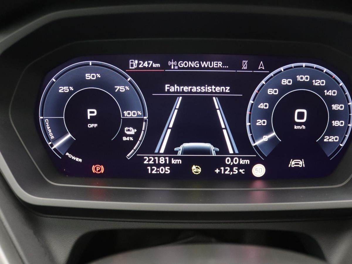 Audi Q4 e-tron S-Line 35 / MMI-Navi+, Standklima, LED