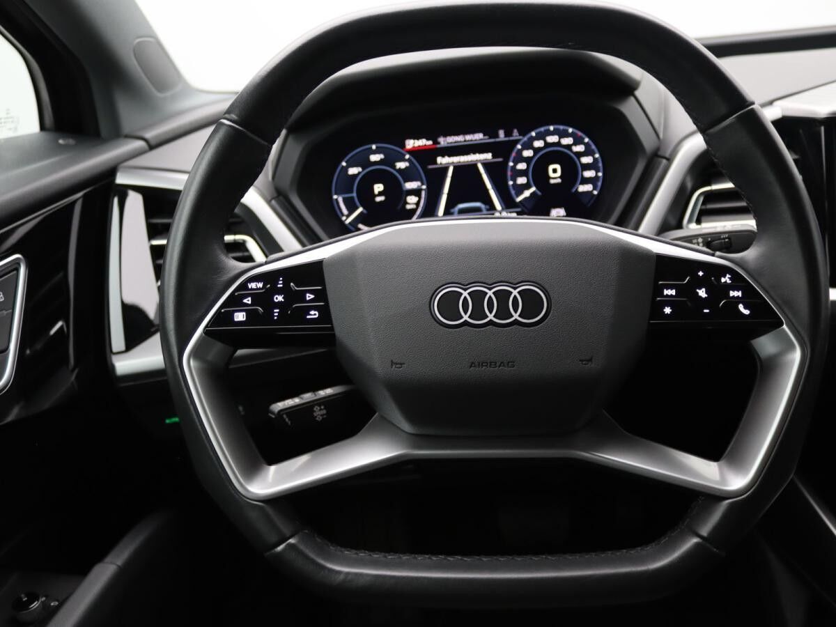 Audi Q4 e-tron S-Line 35 / MMI-Navi+, Standklima, LED