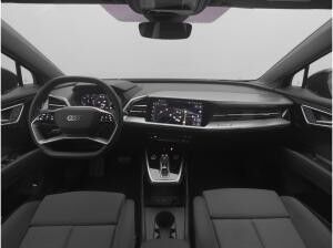 Audi Q4 e-tron 45 S line*Opt.schw.*AHK*KAM*ACC*8-fach Audi Q4 e-tron 45 S line*Opt.schw.*AHK*KAM*ACC*8-fach