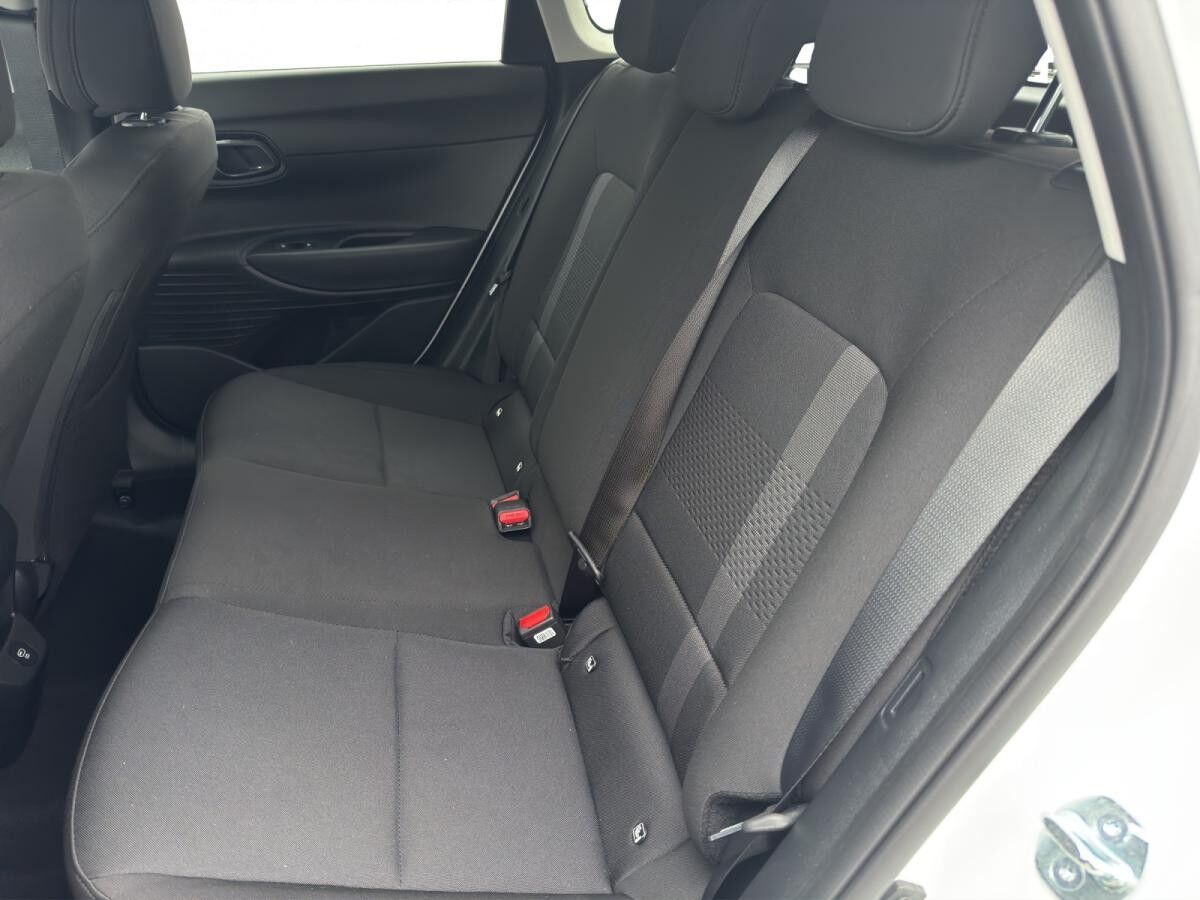 Hyundai i20 Prime "Weiß" 74 KW Prime 100PS Automatik  **Gewerbe** **sofort verfügbar** Navi Digitales Cockp