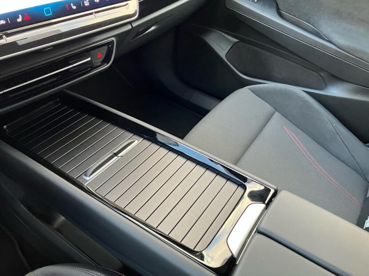 Volkswagen ID.7 GTX NP.75T ACC.5J-G.WÄRMEPUMPE.AHK.AREA-VIEW.NAVI.HUD.LED.LKRD-HZG